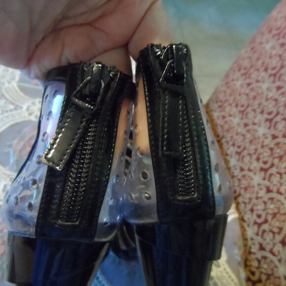 Chanel Black Patent Leather Multi Strap Booties w/Clear Perforated PVC Size 40 - Picture 13 of 16